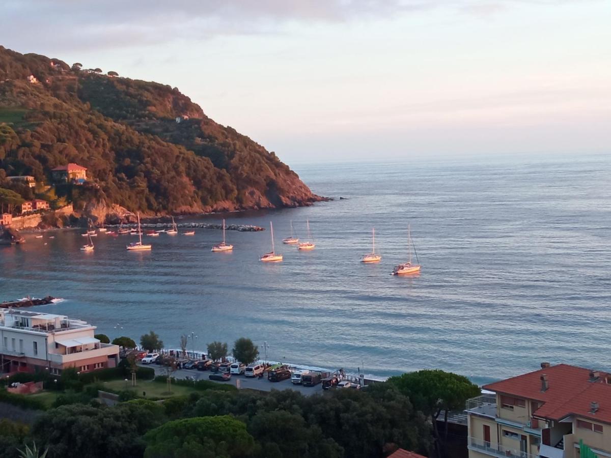 Апартаменты La Terrazza Sul Mare Леванто Экстерьер фото